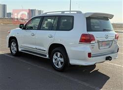 تۆیۆتا لاند کروزەر